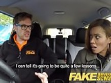 Fake Driving School joven aprendiz de ébano disfruta creampie para