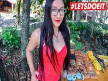 LETSDOEIT - Petite colombiana adolescente Twerks su culo en una BBC