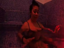 pareja hot amateur van a unos baños