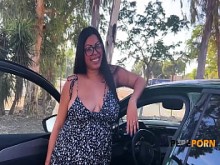 ¡Tiempo de verano y FOLLAR EN EL CAMPO! Lola Smith está más caliente que nunca