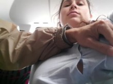 Voyeur seduce a Milf para chupar y masturbar su polla en el autobús