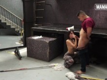 Adolescentes latinos perfectos con brotido por una enorme polla escena completa