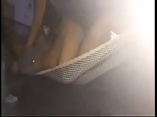 Le encanta que le den en una hamaca 2