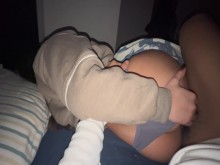 hermanastra se vacunan con la polla de su hermanastro, gemidos fuertes