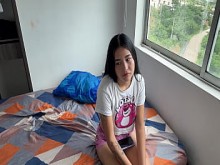 Mientras mi mejor amigo trabaja, yo me aprovecho para cogerme muy duro a su esposa y demostrar lo puta qué es ella.