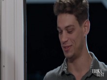 MILF se vuelve loco con el estudiante | Mira "The Widow" de Erika Lust