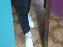 Cuándo mi esposo me da permiso y le traigo un regalito en mi interior le traigo lechita de mi amante