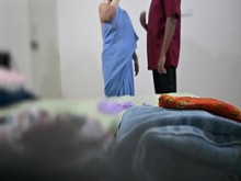 Asunto con la esposa de la casa atrapada en una cámara oculta