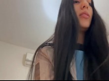 La hermanastra cachonda sufre de insomnio y necesita una polla, subtitulada