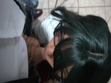 Ándele profe, se la chupo pero me ayuda a pasar de año. Rica mamada en el salón de clases