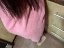 Suegra Caliente se queda sola en casa con el Yerno. QUE CULO ENORME!????????