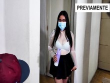 me cojo al amigo de mi hermano mientras estamos solos. me hace gritar de placer