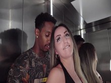 Me follo a una chica ramdon que me encuentro por la calle y la detono bien duro