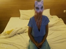 La esposa de un amigo se vende para pagar una deuda