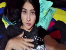 Latina de grandes tetas pillada con el novio de su hermanastra en video llamada  CASERO REAL