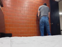 Buscando sexo por dinero en la calle me encuentro con una desconocida con un culo precioso