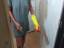 Cuando tienes una hermanastra tan divina es imposible no follársela - Porno en Español.