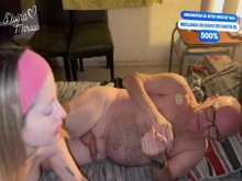 Pendeja Tetona Seduce al Viejo, le entrega el CULO y le Vacía la Casa - Ft. ElAbueloDelNopor