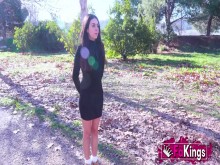 Amaya Castro prueba una polla vieja y una polla joven a la vez en su TRIO