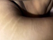 Escucha como gime y cómo le gusta la verga y la leche a esta bien caliente