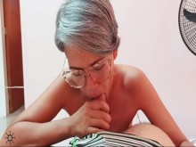 Reto cumplido. Milf Corrida facial - Porno en español.