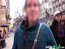 Mofos - Las verdaderas tetas grandes de un estudiante español