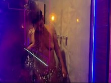 Fui a darme una ducha y terminé recibiendo lluvia dorada en mi cara, boca y por todo el cuerpo.